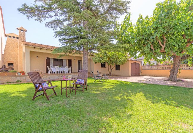 Villa/Dettached house in Empuriabrava - 0081-PANI House with 4 bedrooms and garden
