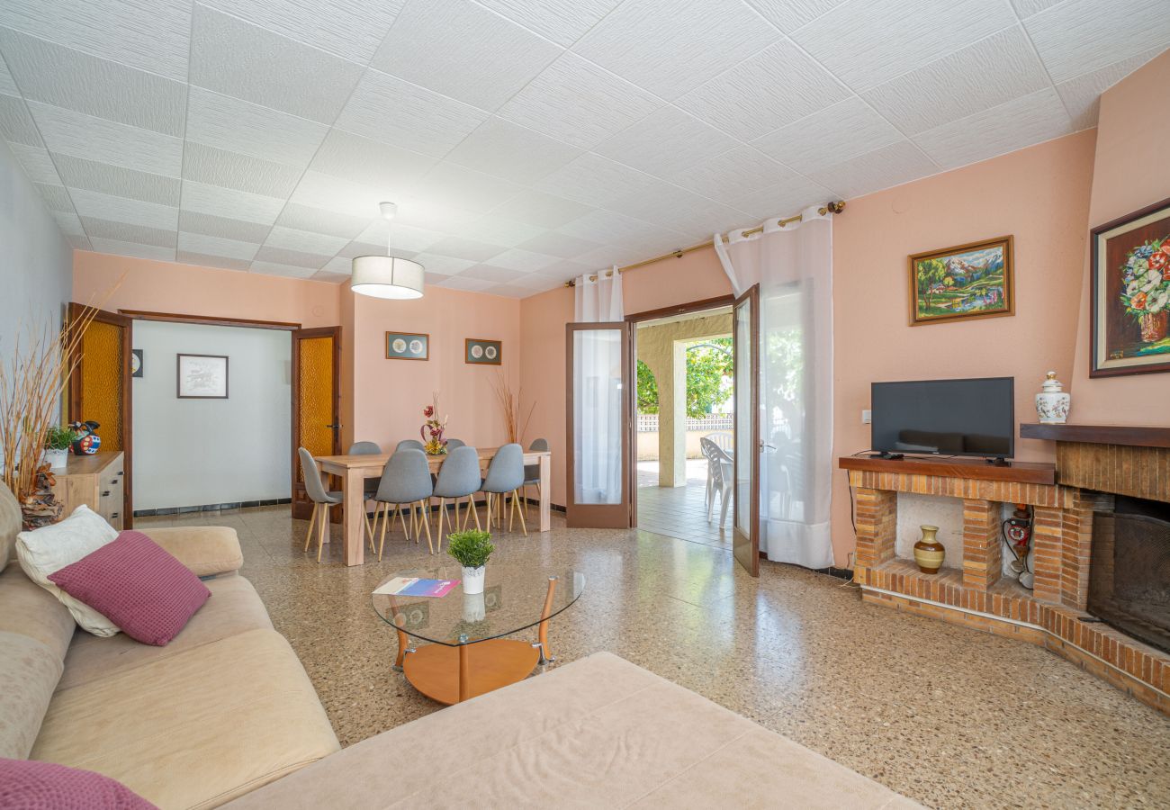 Villa in Empuriabrava - 0081-PANI House with 4 bedrooms and garden