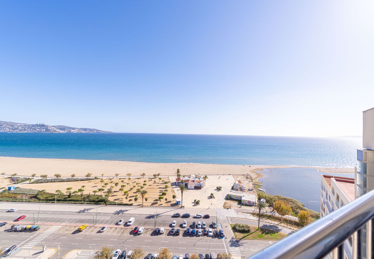 Apartment in Empuriabrava - 0102-KARINA Apartment with seaview