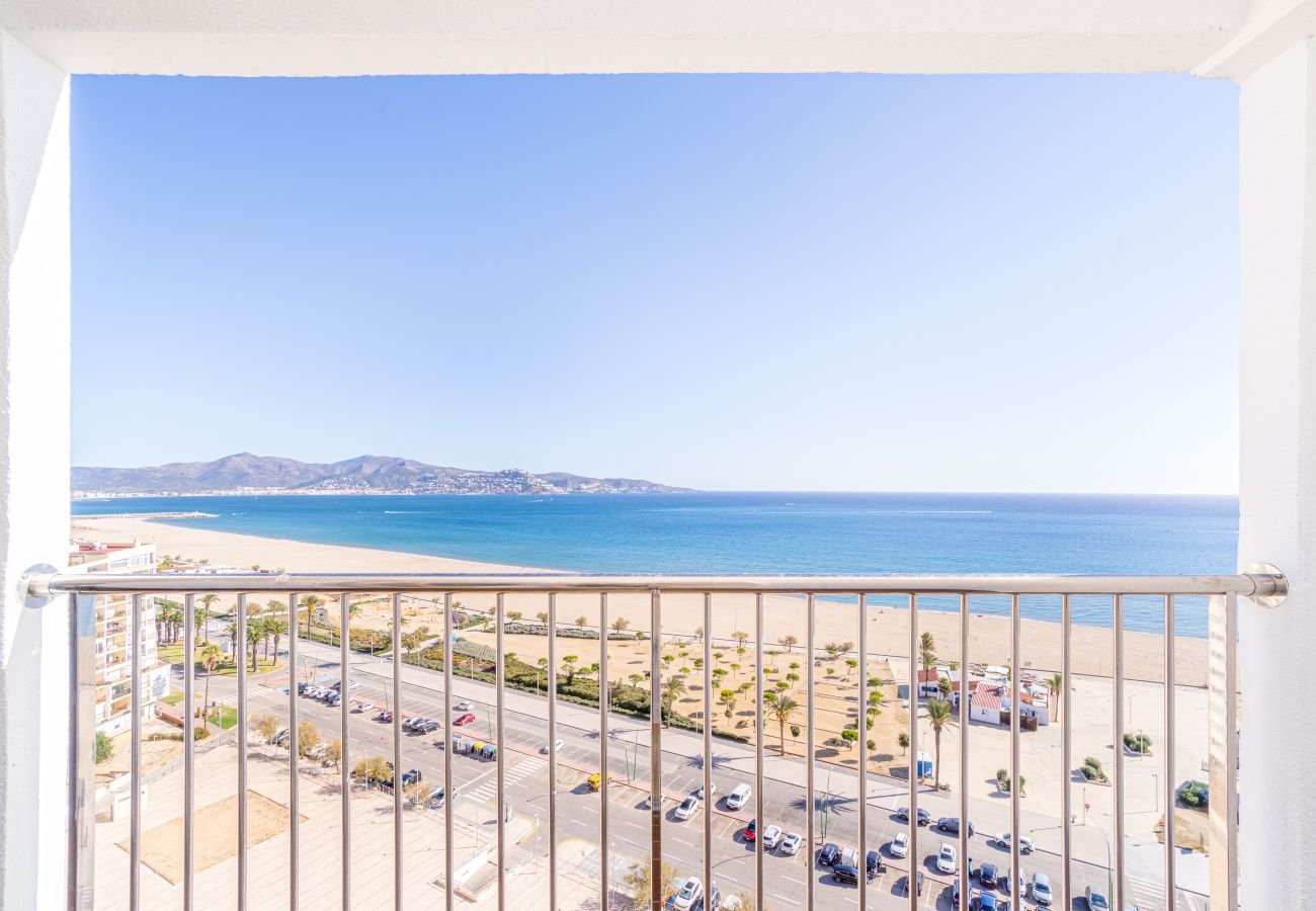 Apartment in Empuriabrava - 0102-KARINA Apartment with seaview