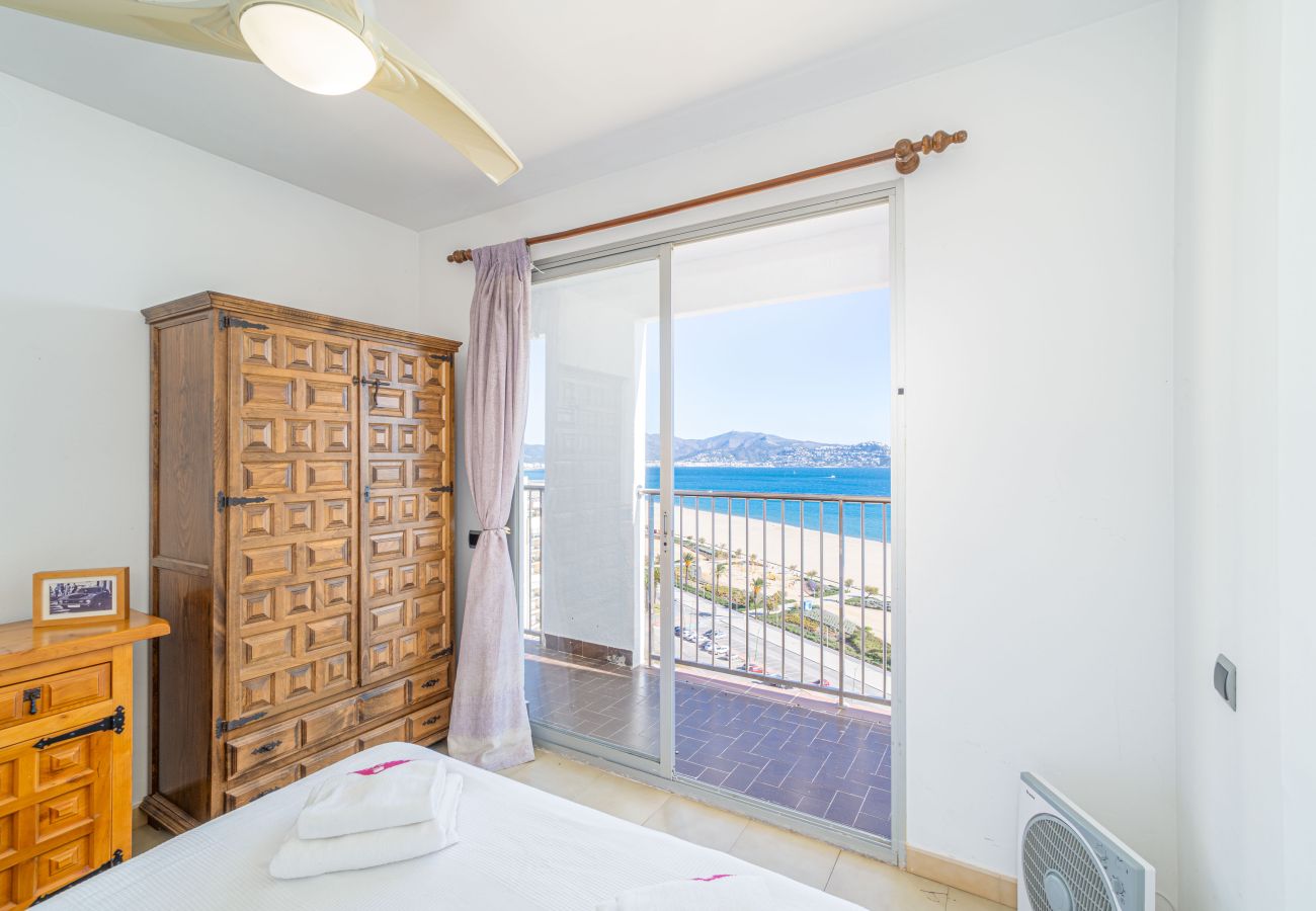 Apartment in Empuriabrava - 0102-KARINA Apartment with seaview