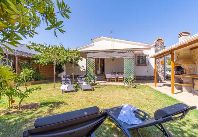 Villa in Empuriabrava - 0032-CARLIT House with garden and 3 bedrooms