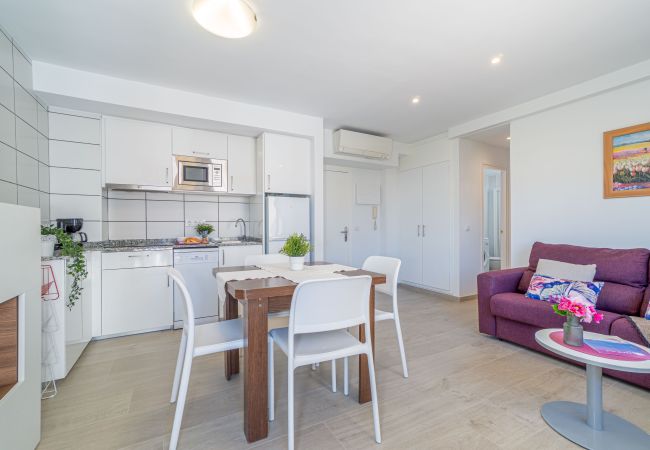 Apartment in Rosas / Roses - 2007-AV DE RHODE Apartment with wifi near the beach