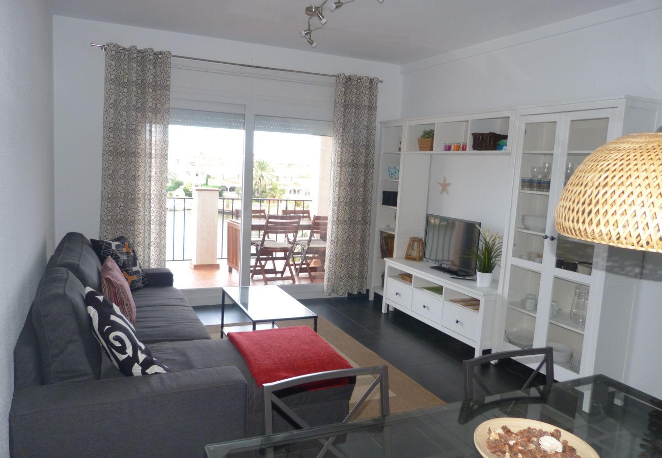 Apartment in Empuriabrava - 0137-SANT MAURICI Apartment with view on the canal and pool