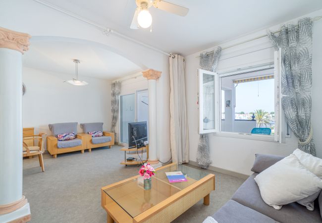 Apartment in Empuriabrava - 0183-SANT MAURICI Apartment with canal view and parking Apartment in Empuriabrava - 0183-SANT MAURICI Apartment with canal view and parking