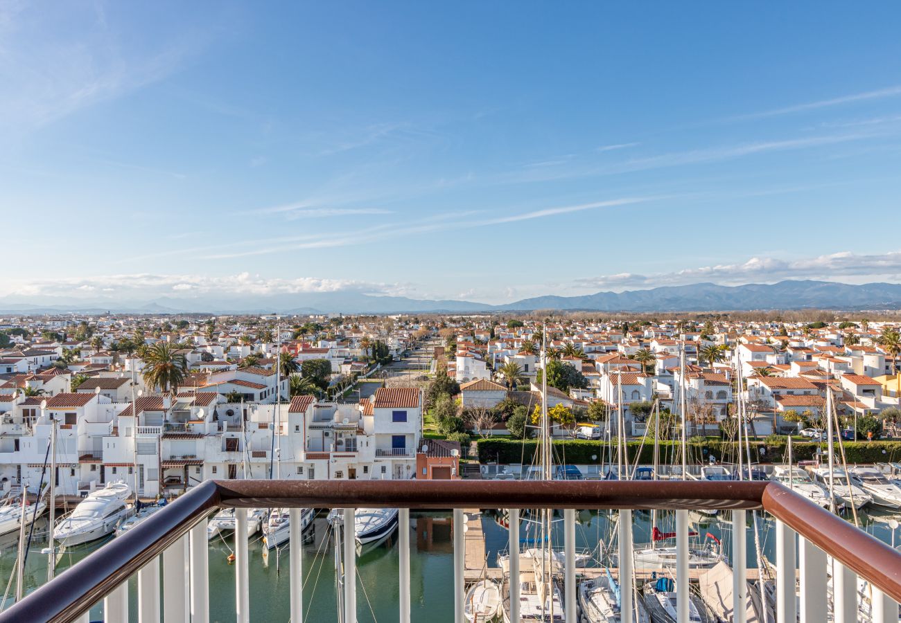 Apartment in Empuriabrava - 0172-PORT GREC Apartment with sea and canal view