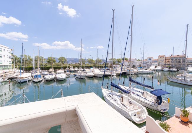 Apartment in Empuriabrava - 0131-PORT MOXO Apartment with terrace and canal view  Apartment in Empuriabrava - 0131-PORT MOXO Apartment with terrace and canal view