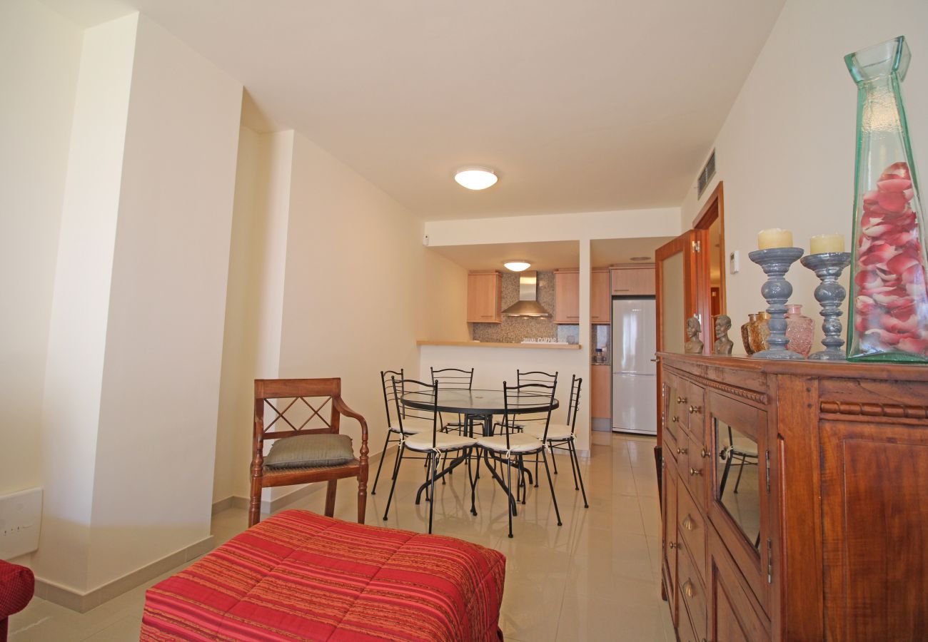 Apartment in Rosas / Roses - 8010-MIL.LENI Apartment with community pool and parking