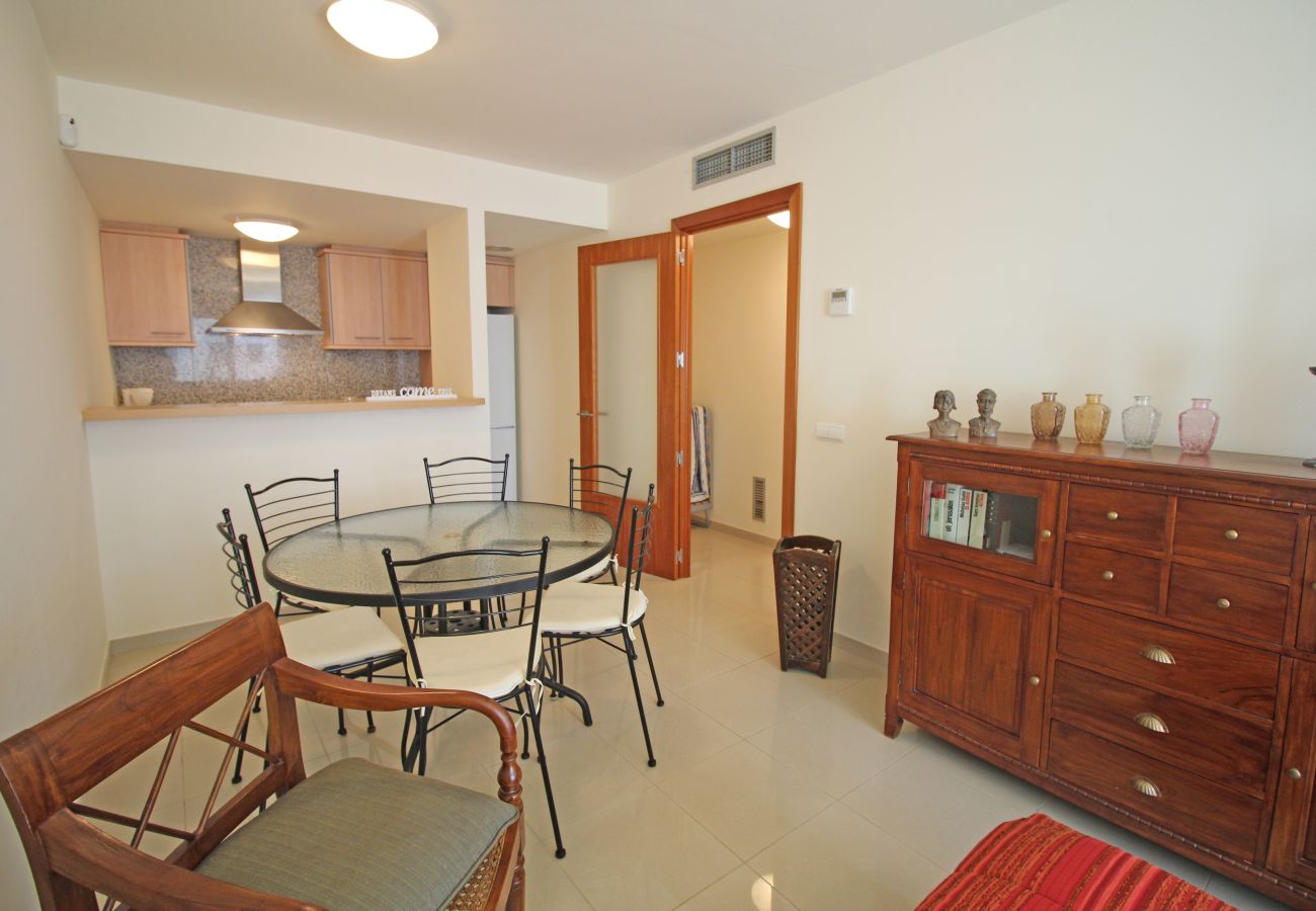 Apartment in Rosas / Roses - 8010-MIL.LENI Apartment with community pool and parking