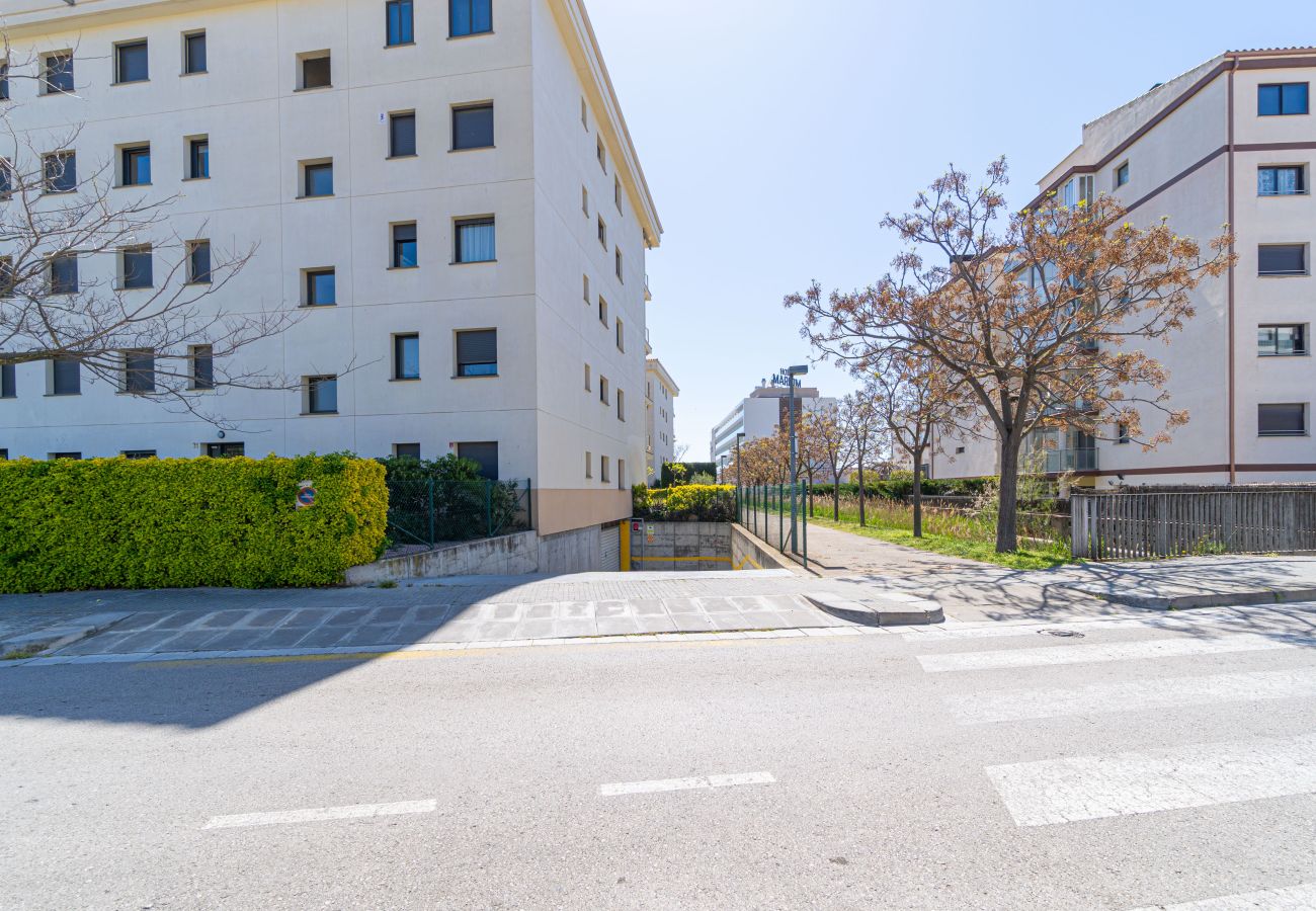 Apartment in Rosas / Roses - 8010-MIL.LENI Apartment with community pool and parking