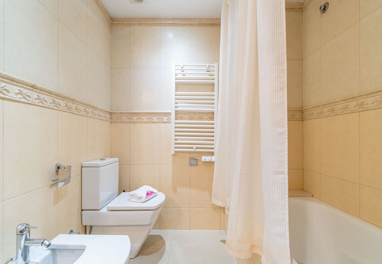 Apartment in Empuriabrava - 0160-PORT GREC Apartment with WIFI, Smart TV, canal and sea view