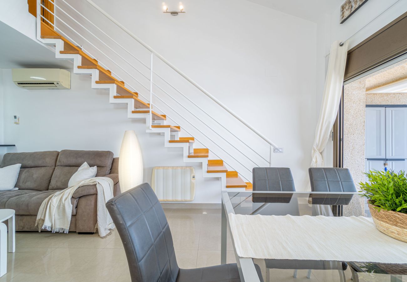 Apartment in Empuriabrava - 0160-PORT GREC Apartment with WIFI, Smart TV, canal and sea view