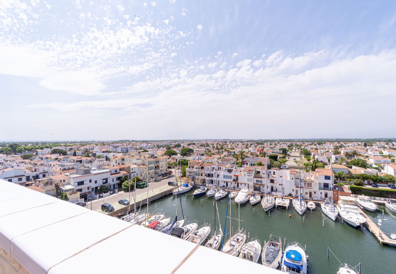 Apartment in Empuriabrava - 0160-PORT GREC Apartment with WIFI, Smart TV, canal and sea view