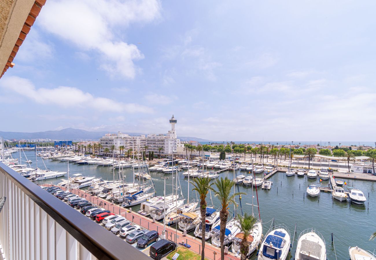 Apartment in Empuriabrava - 0160-PORT GREC Apartment with WIFI, Smart TV, canal and sea view