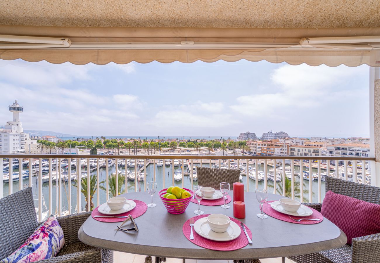 Apartment in Empuriabrava - 0160-PORT GREC Apartment with WIFI, Smart TV, canal and sea view