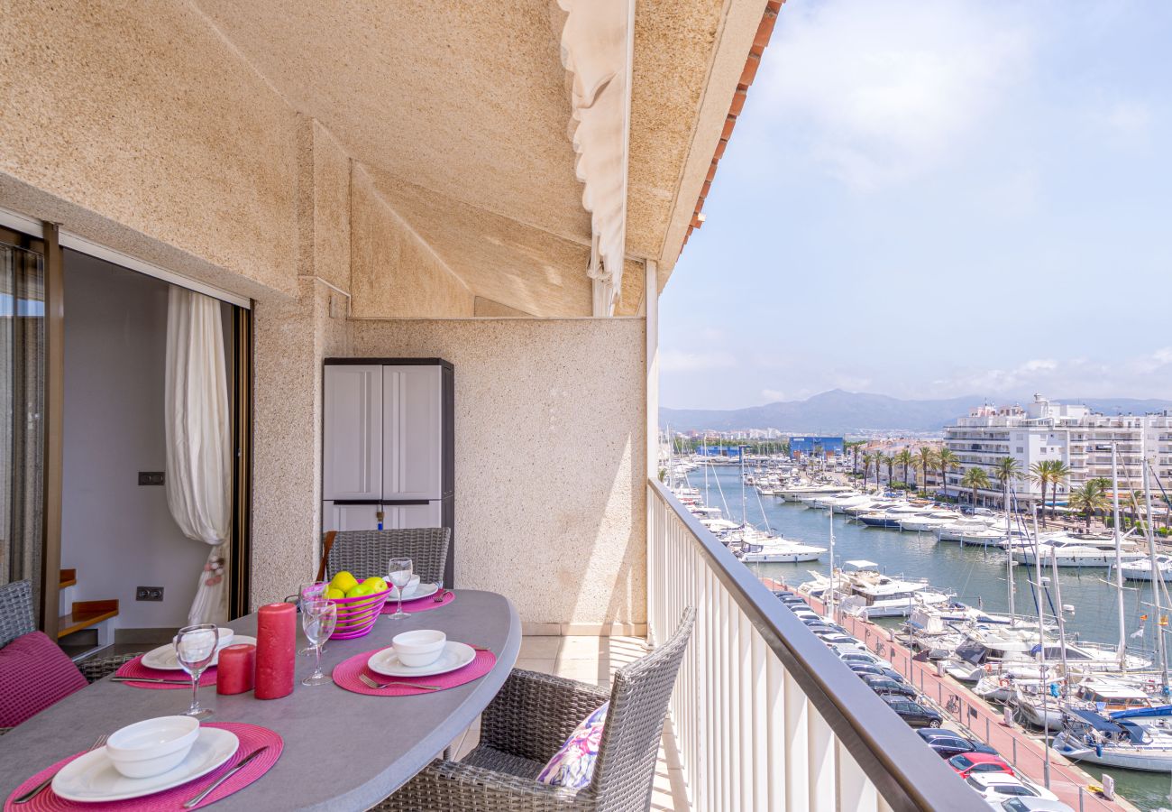 Apartment in Empuriabrava - 0160-PORT GREC Apartment with WIFI, Smart TV, canal and sea view