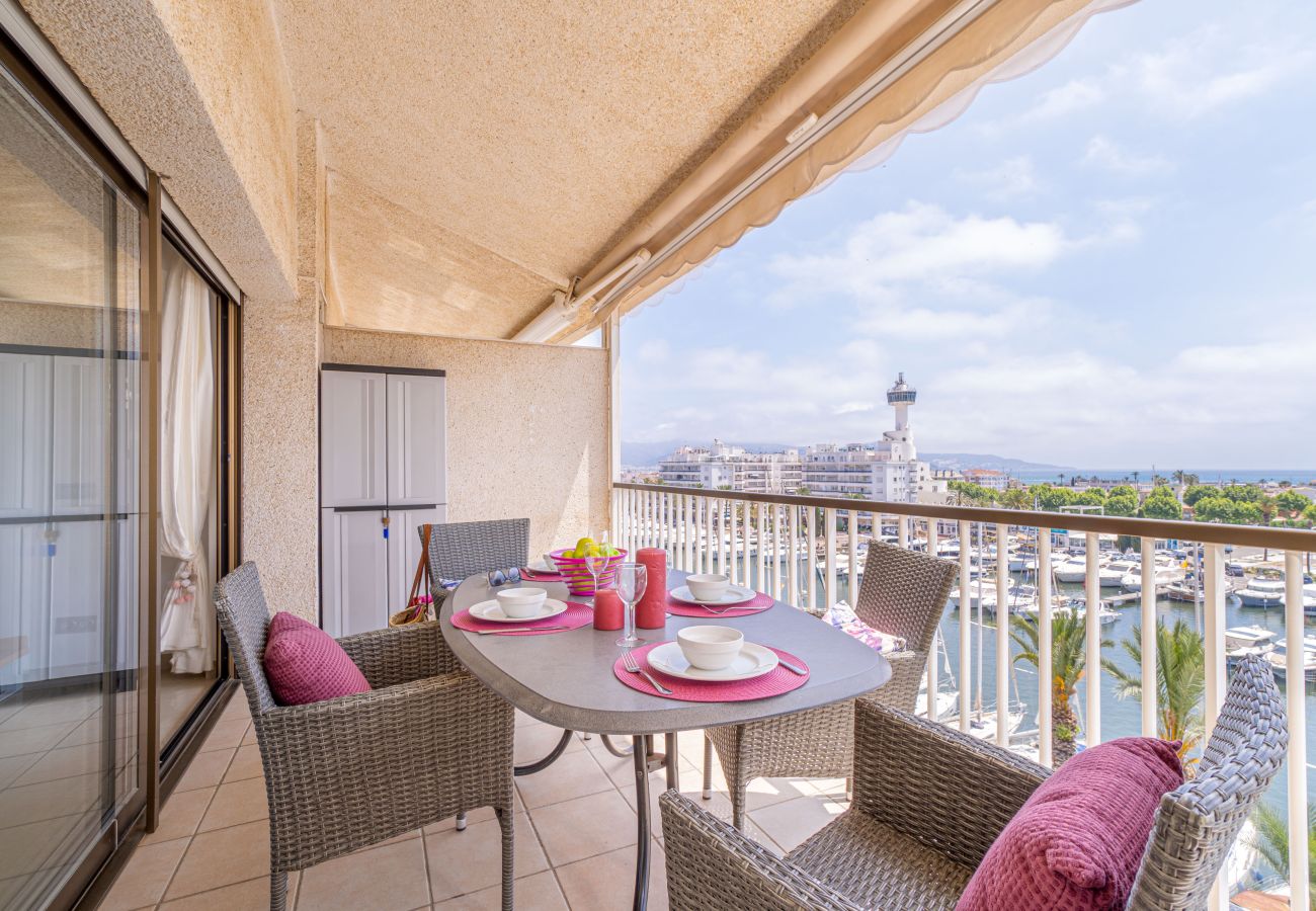 Apartment in Empuriabrava - 0160-PORT GREC Apartment with WIFI, Smart TV, canal and sea view
