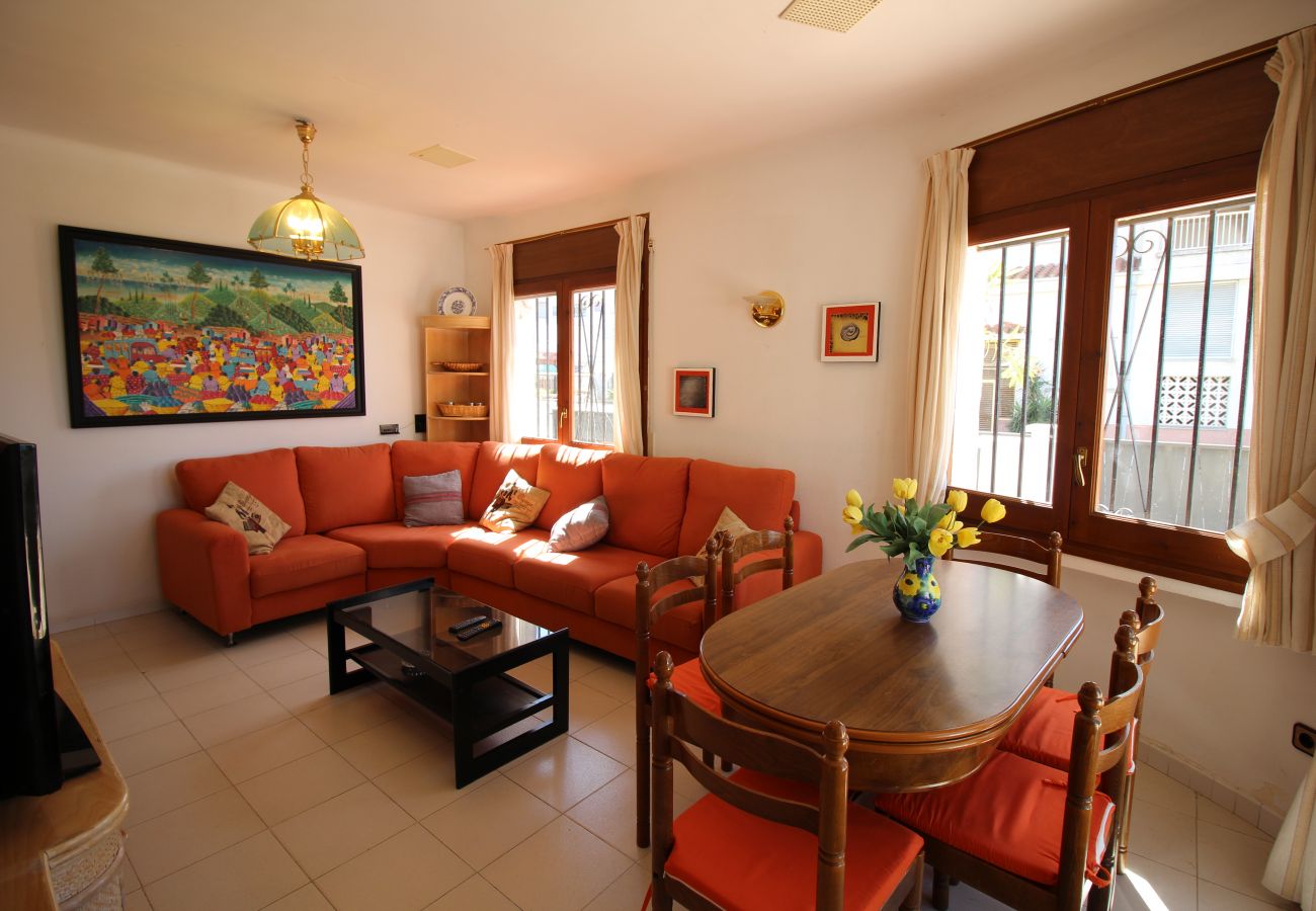 Villa in Empuriabrava - 0191-SANT MAURICI House with private pool