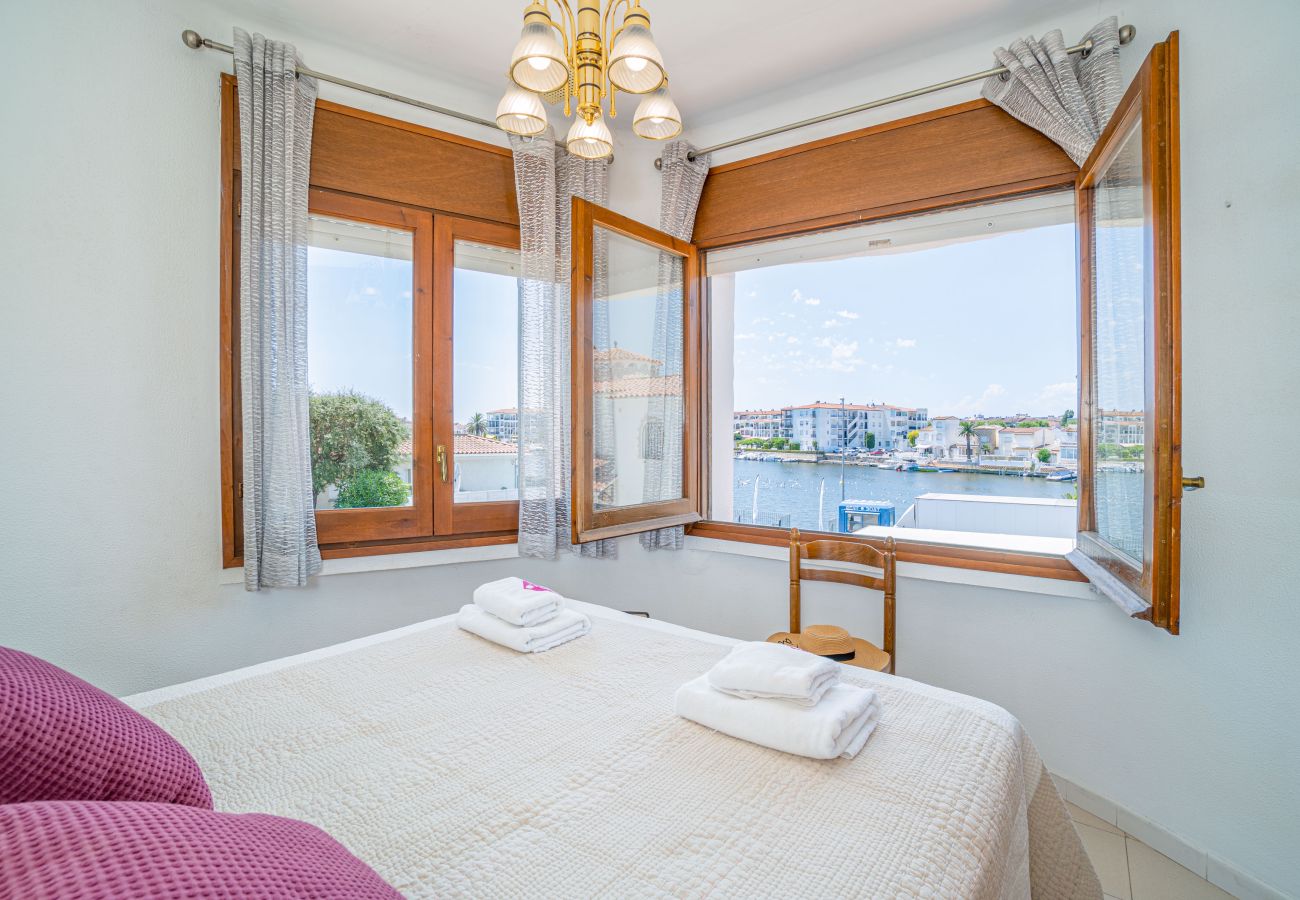 Villa in Empuriabrava - 0191-SANT MAURICI House with private pool