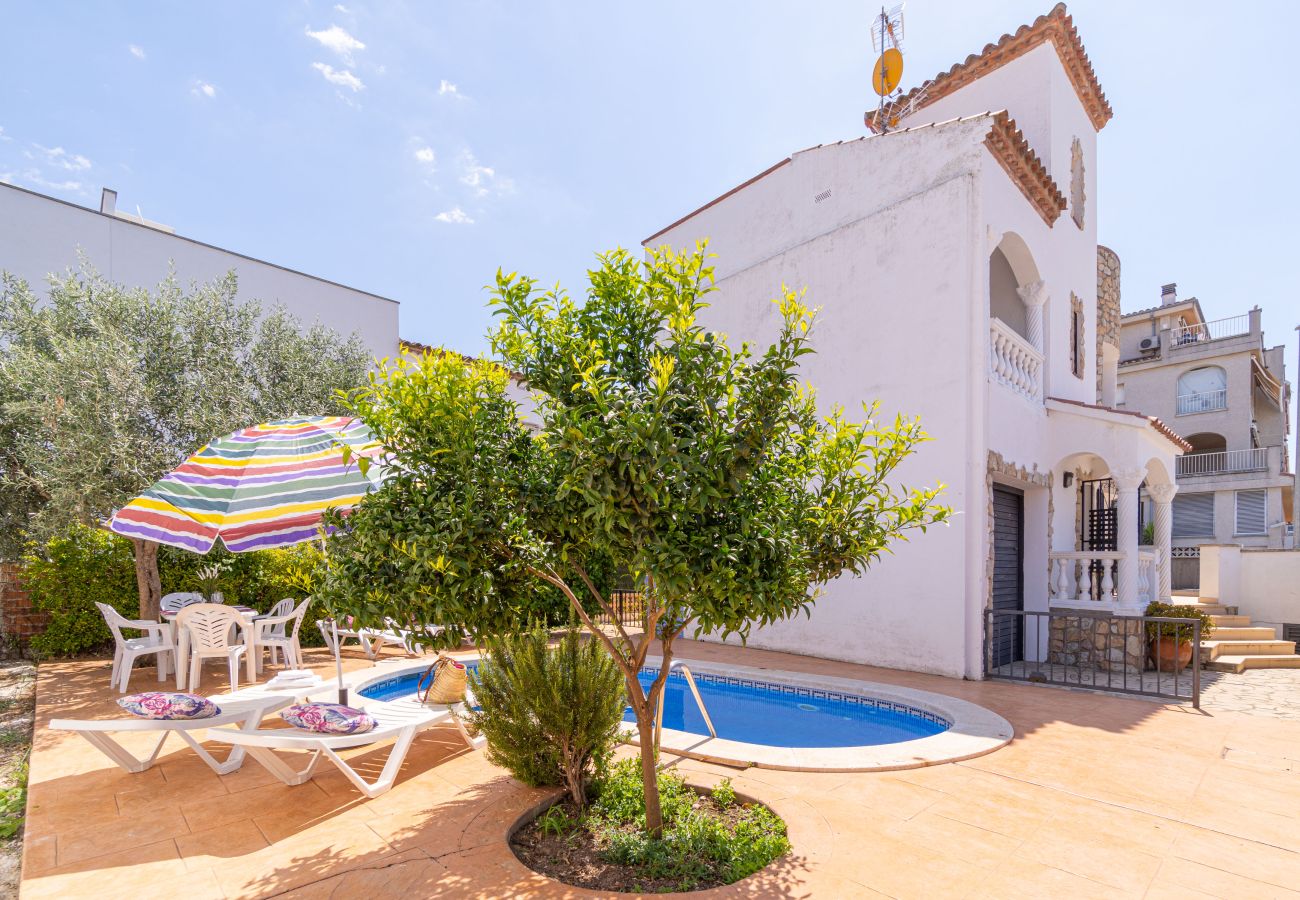 Villa in Empuriabrava - 0191-SANT MAURICI House with private pool