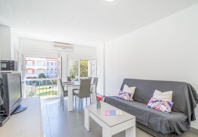  in Empuriabrava - 0074-GRAN RESERVA  Renovated apartment near the beach 