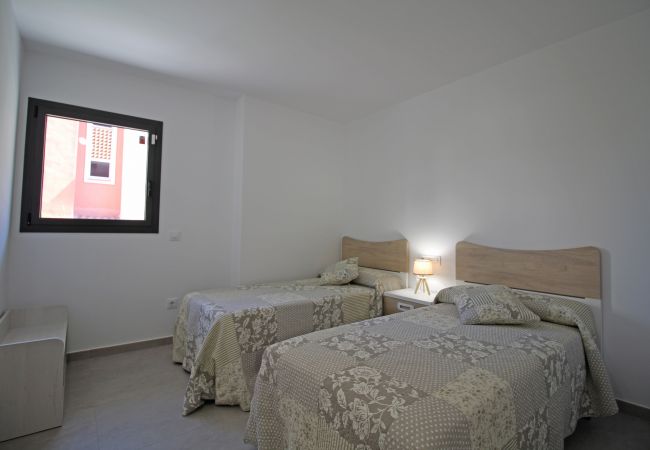 Apartment in Empuriabrava - 0069-MIMOSES Modern apartment near the beach