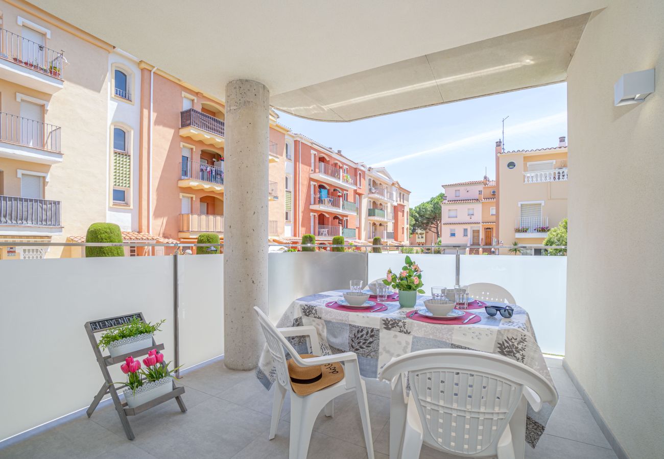 Apartment in Empuriabrava - 0069-MIMOSES Modern apartment near the beach