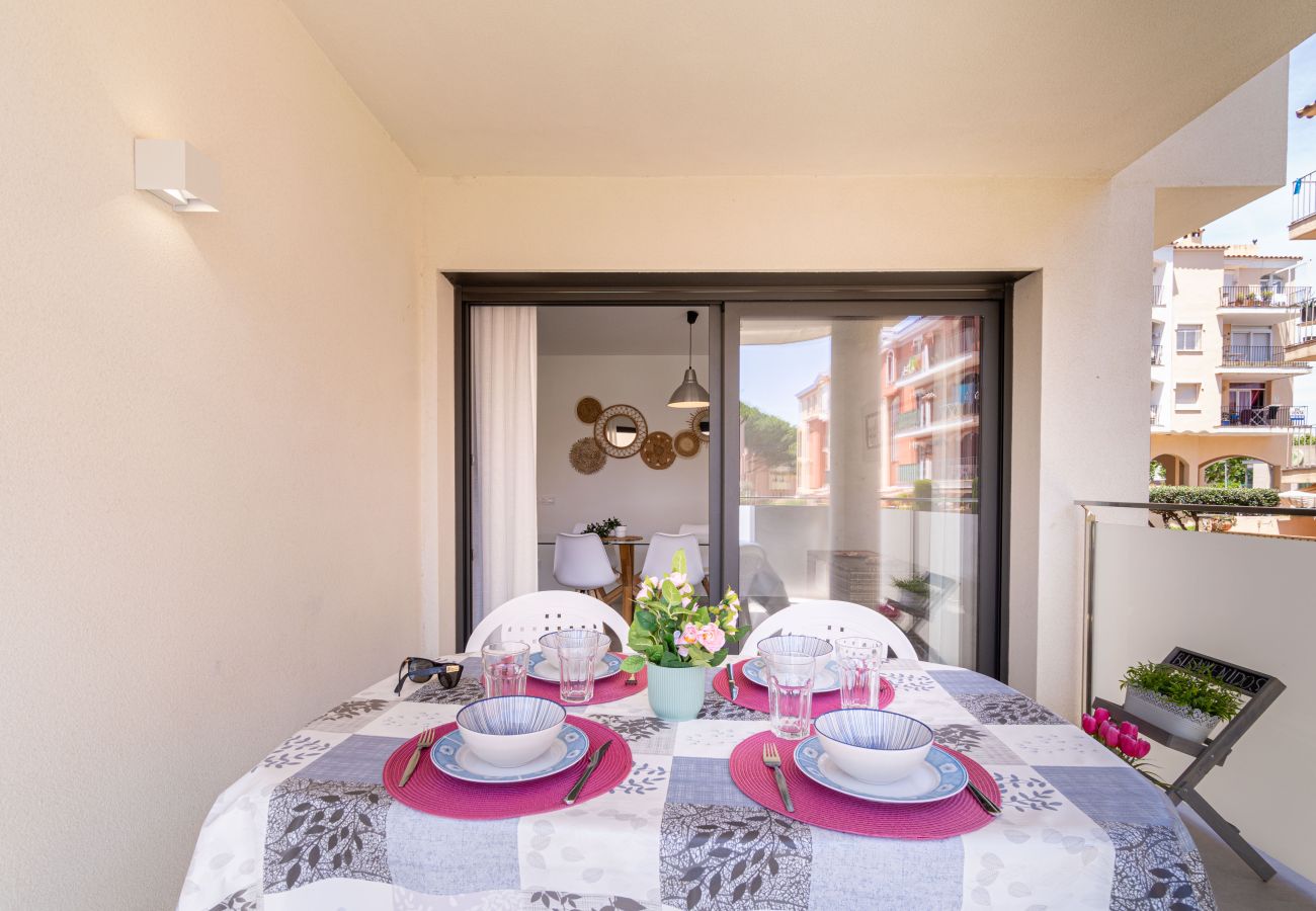 Apartment in Empuriabrava - 0069-MIMOSES Modern apartment near the beach