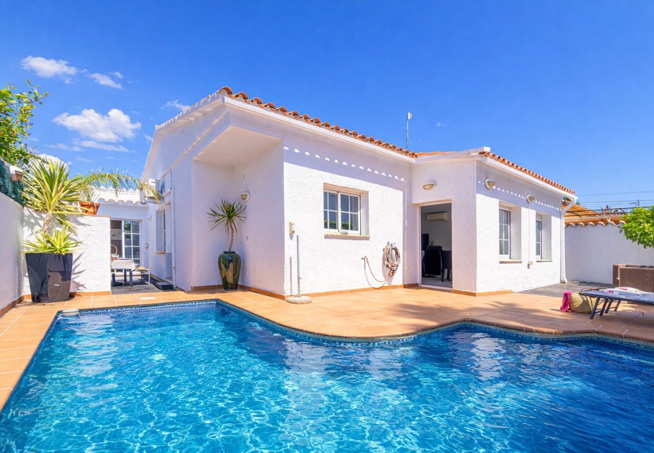 Villa in Empuriabrava - 0080-ALBERES House with pool