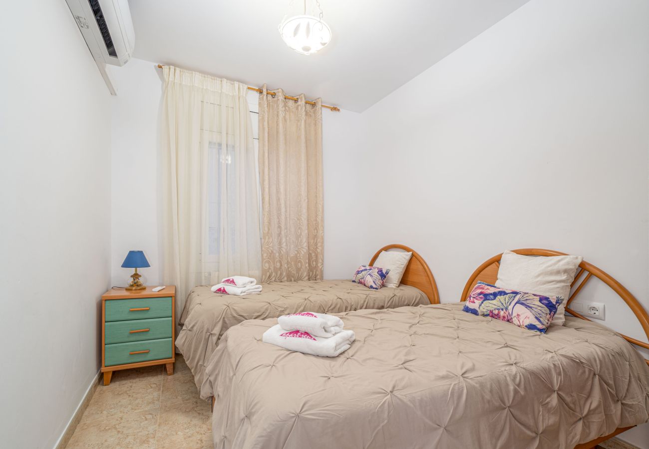 Villa in Empuriabrava - 0007-REQUESENS House with private pool and wifi