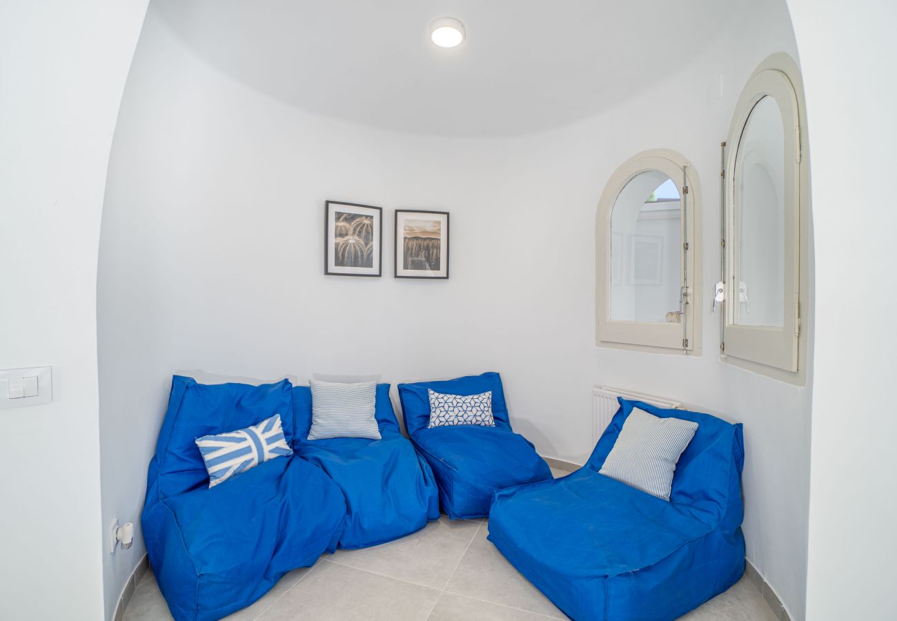 Villa in Empuriabrava - 0100-LLOBREGAT House at the canal with pool, mooring and studio