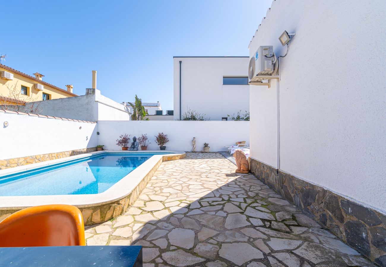 Villa in Empuriabrava - 0009-ALBERES House with pool