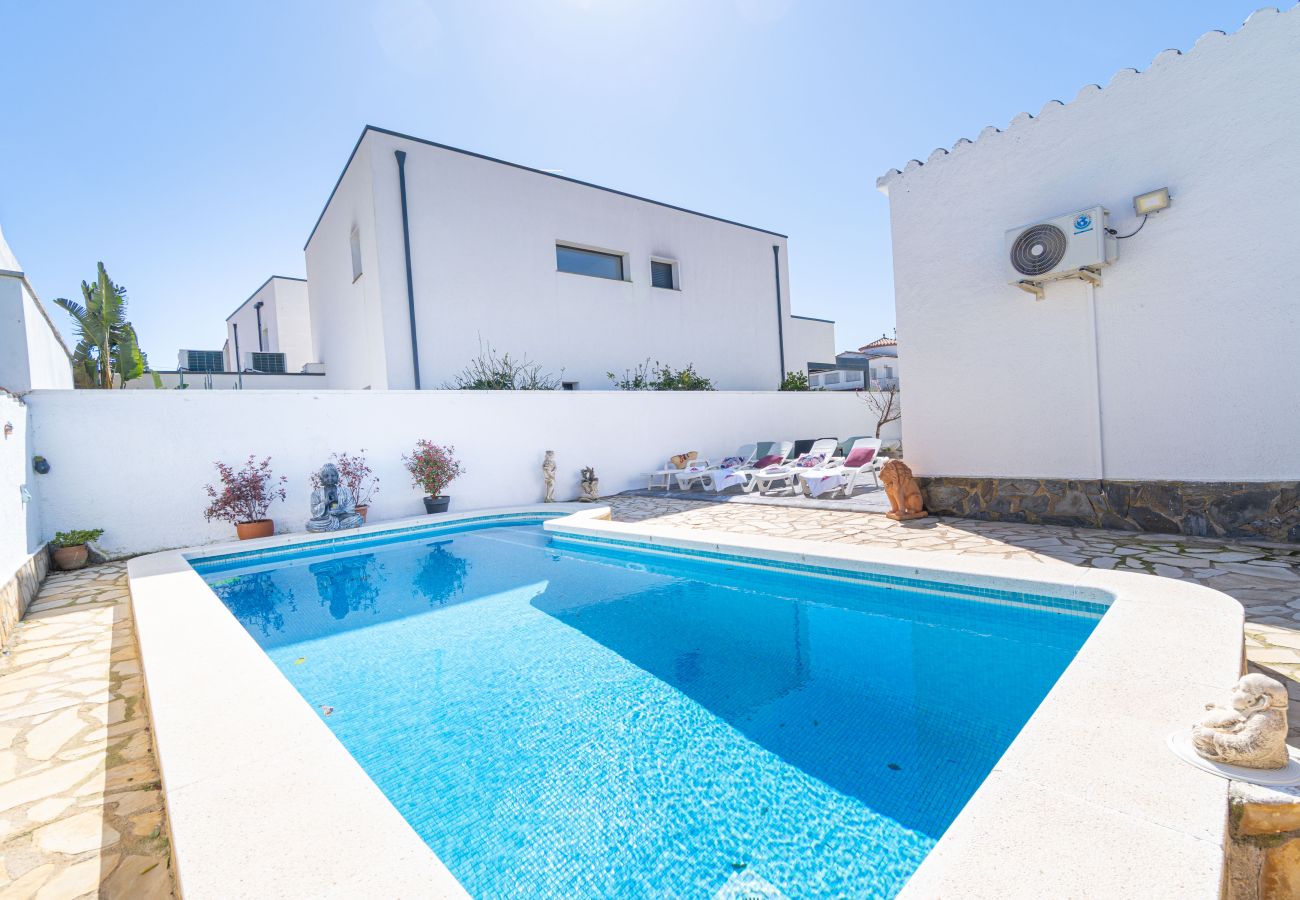 Villa in Empuriabrava - 0009-ALBERES House with pool