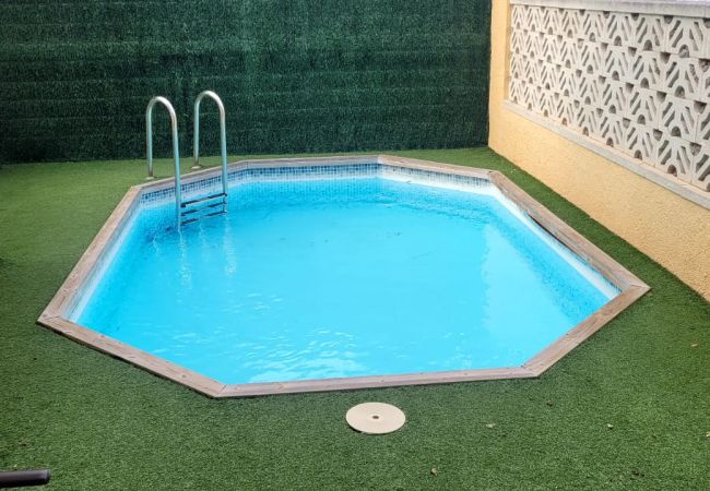 Villa in Empuriabrava - 0130-MONTGRI House with private pool