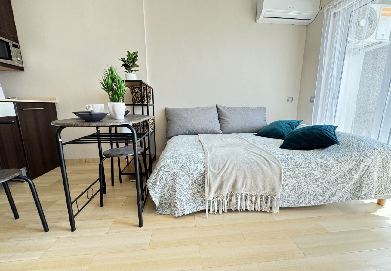 Studio in Empuriabrava - 0114-MIAMI Studio with seaview