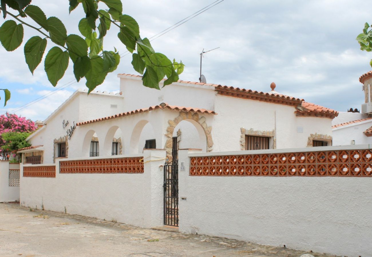 Villa in Empuriabrava - 0190-SANT MAURICI House with private pool