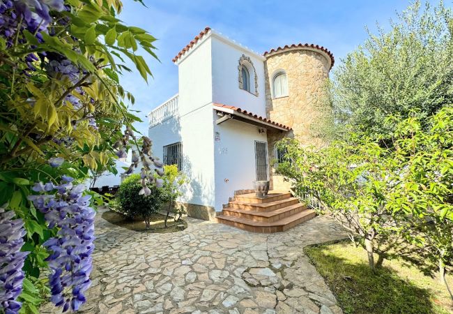 Villa in Empuriabrava - 0082-PANI House with 3 bedrooms 