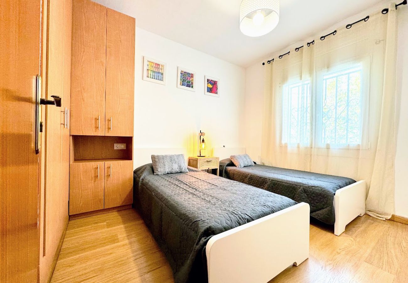 Villa in Empuriabrava - 0082-PANI House with 3 bedrooms 