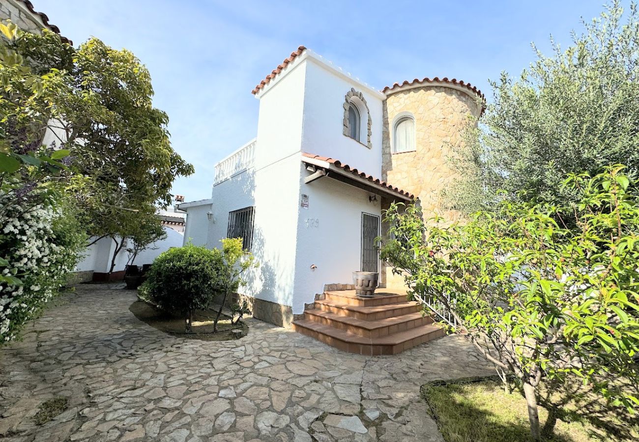 Villa in Empuriabrava - 0082-PANI House with 3 bedrooms 