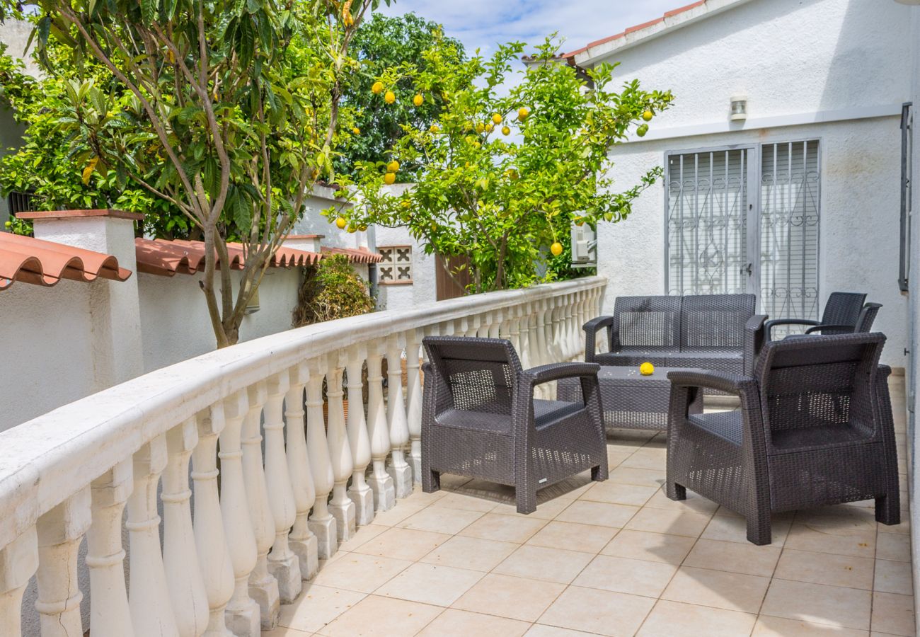 Villa in Empuriabrava - 0082-PANI House with 3 bedrooms 