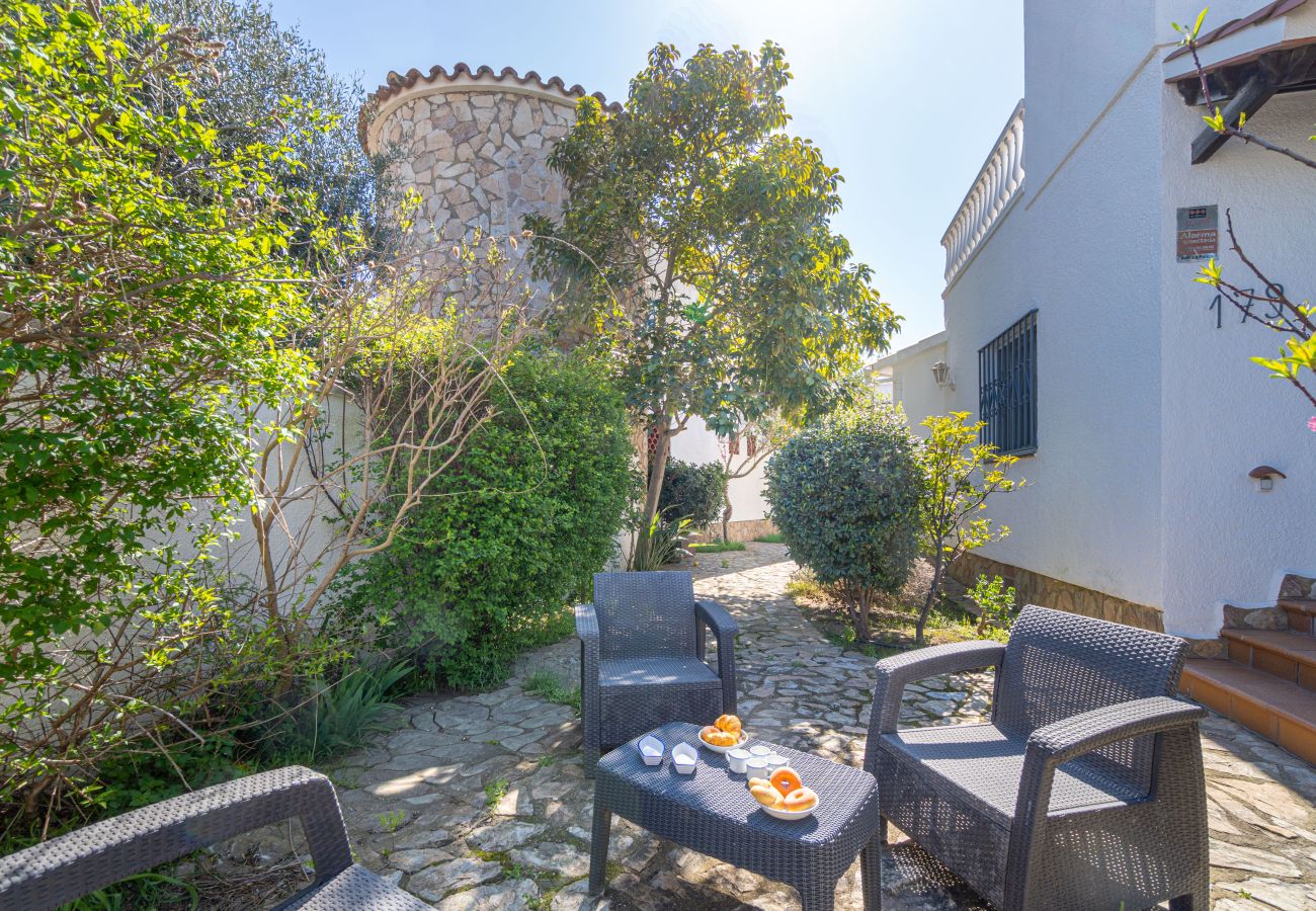 Villa in Empuriabrava - 0082-PANI House with 3 bedrooms 