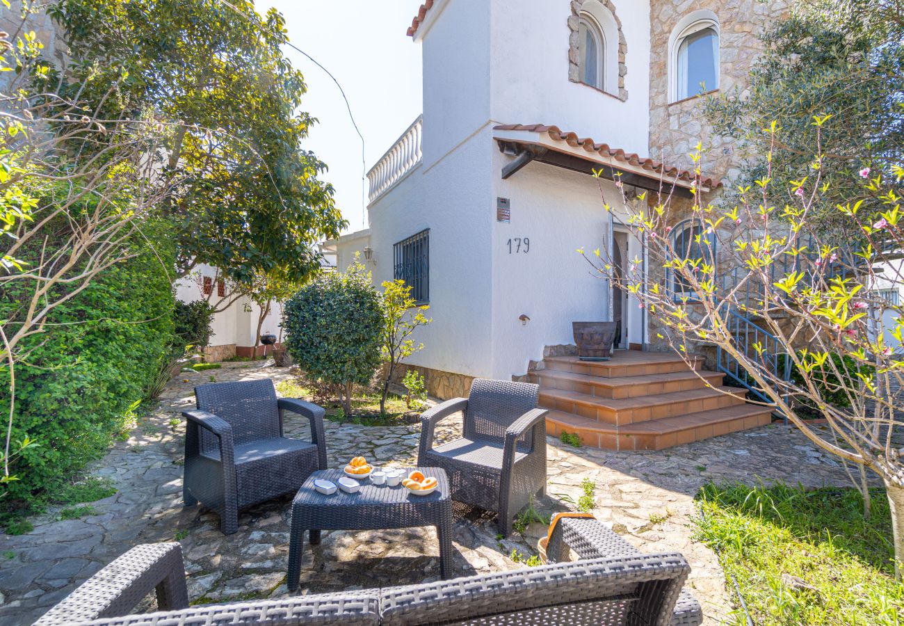 Villa in Empuriabrava - 0082-PANI House with 3 bedrooms 