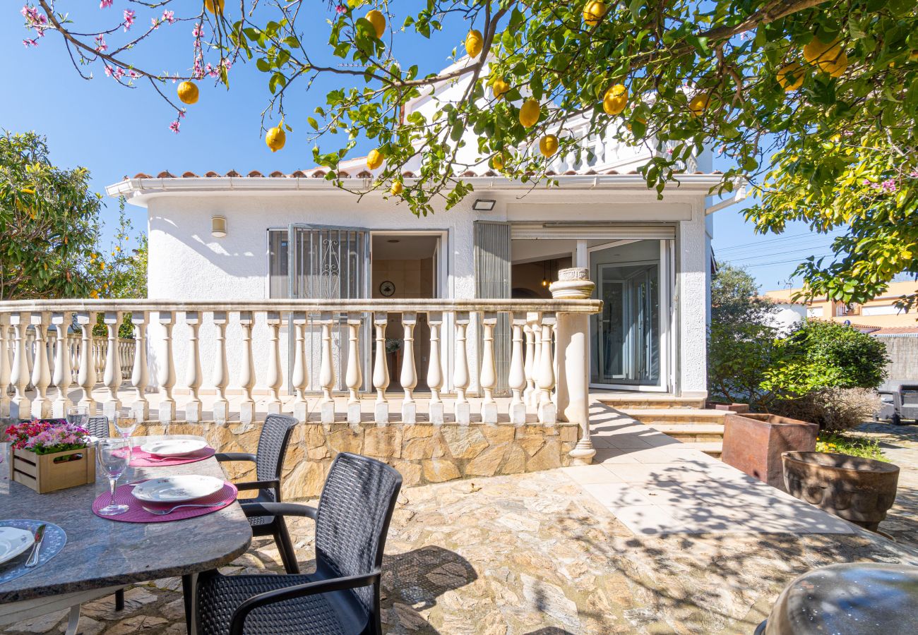 Villa in Empuriabrava - 0082-PANI House with 3 bedrooms 