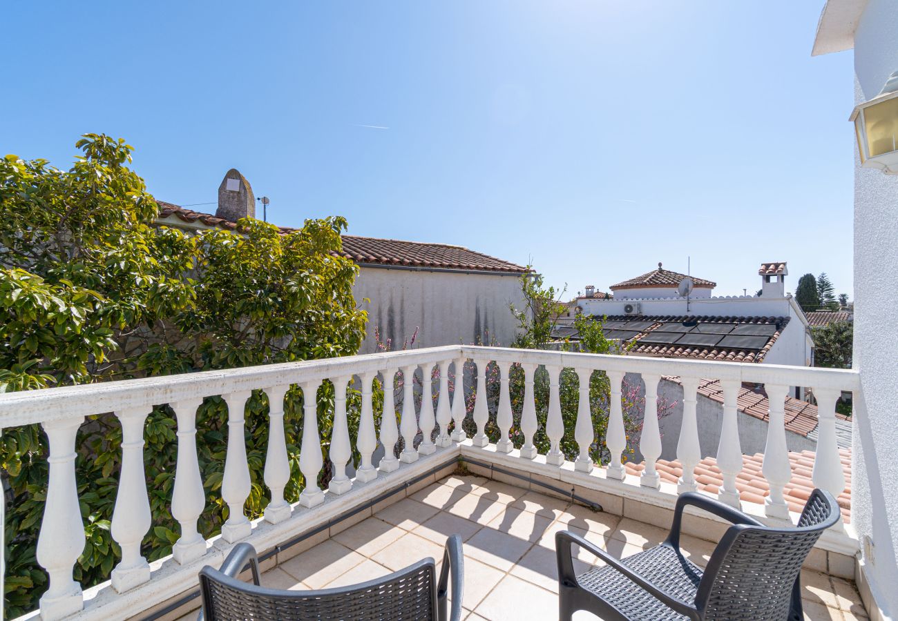 Villa in Empuriabrava - 0082-PANI House with 3 bedrooms 