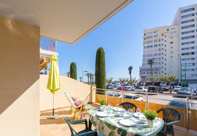 Apartment in Empuriabrava - 0088-MIRABLAU Apartment with side views of the beach