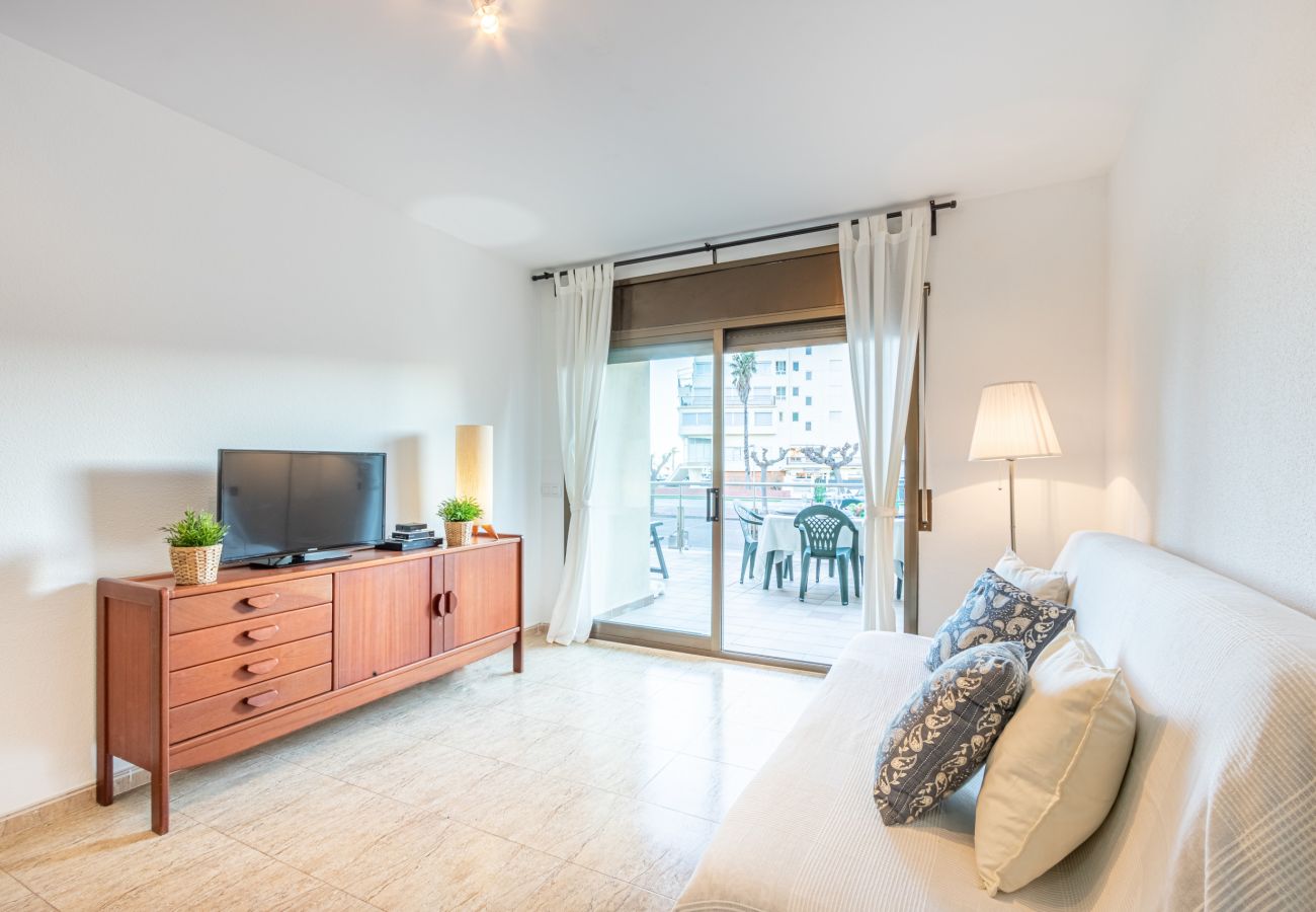 Apartment in Empuriabrava - 0088-MIRABLAU Apartment with side views of the beach