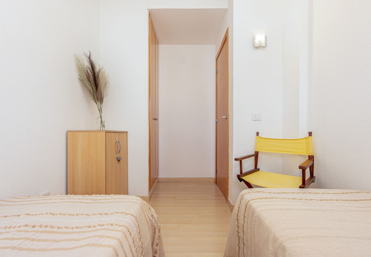 Apartment in Rosas / Roses - 2005-PORT CANIGO Apartment with community pool and canal view 