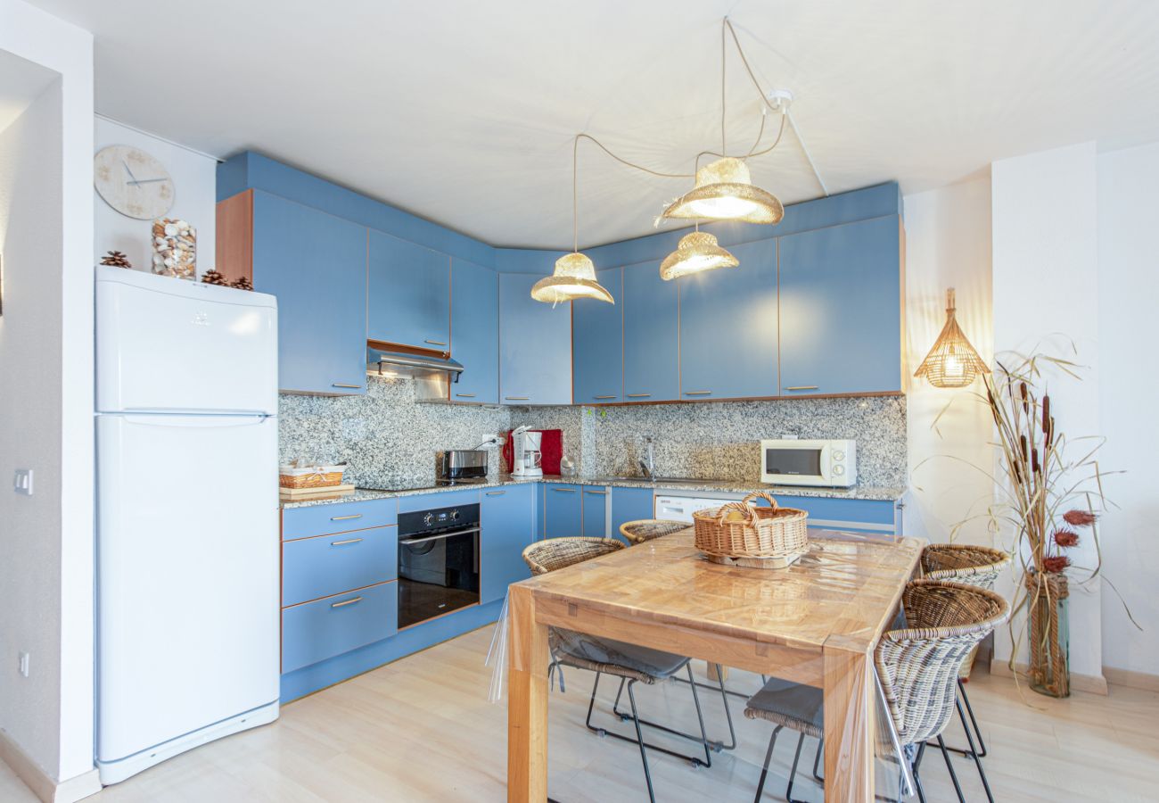 Apartment in Rosas / Roses - 2005-PORT CANIGO Apartment with community pool and canal view 