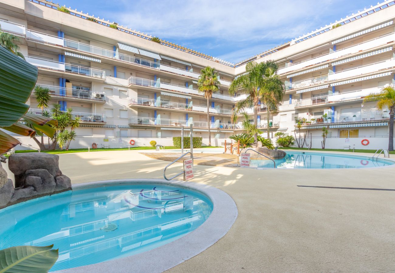 Apartment in Rosas / Roses - 2005-PORT CANIGO Apartment with community pool and canal view 