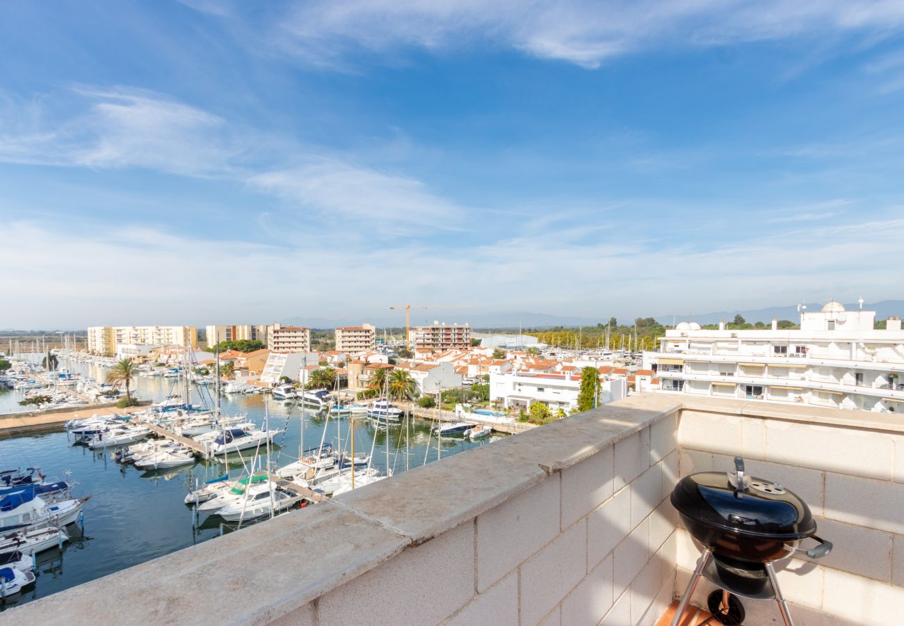 Apartment in Rosas / Roses - 2005-PORT CANIGO Apartment with community pool and canal view 